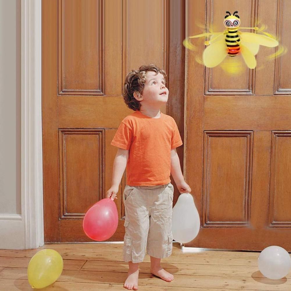 Induction Mini Bee Flying Machine Electronic Remote Gift