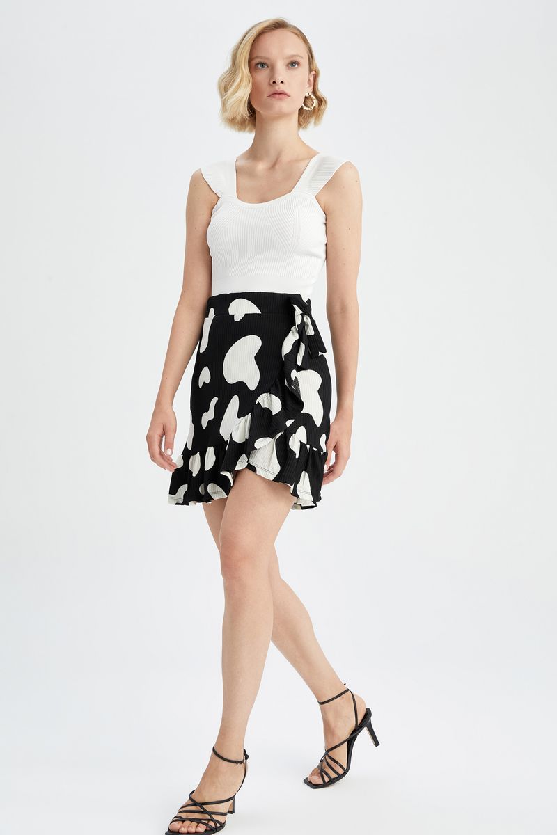 Woman Casual Regular Fit Knitted Skirt - Black