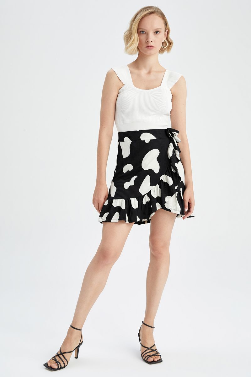Woman Casual Regular Fit Knitted Skirt - Black