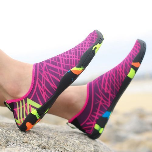 Unisex Water Shoes Beach Diving Climbing Shoes-Red