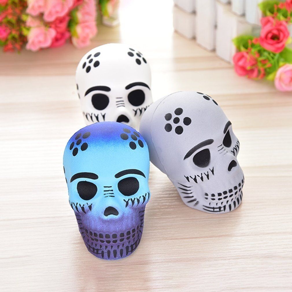 Funny Skull Scented Charm Slow Rising Children Interesting Anti-Stress Toys Squeeze Toys Decompression Toys Chirstmas Gift Golden Skull {9cm * 5.5cm * 6cm}