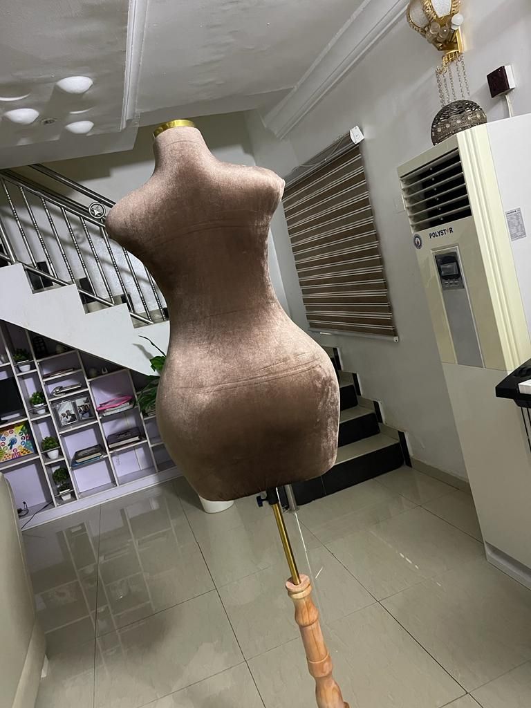 Plus Size Dress Form With Tripod Stand