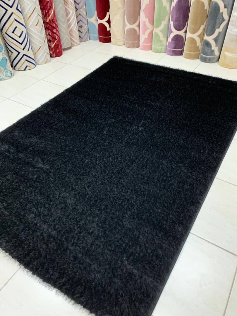 Shaggy Centre Rug -black