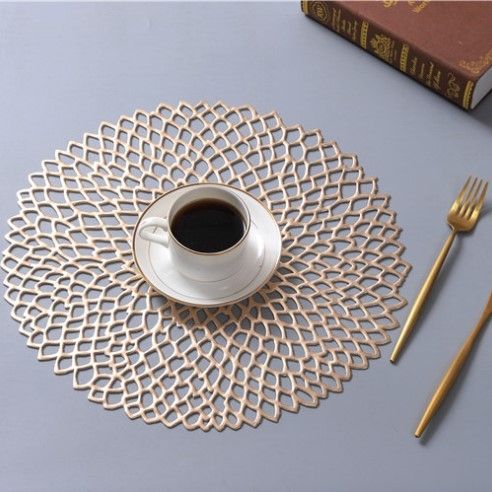 2 PCS Table Bowl Mats Home Decor Placemat For Dining Table PVC Plastic Hollow Insulation Round Baroque Mediterranean Coaster Pads(Gold)