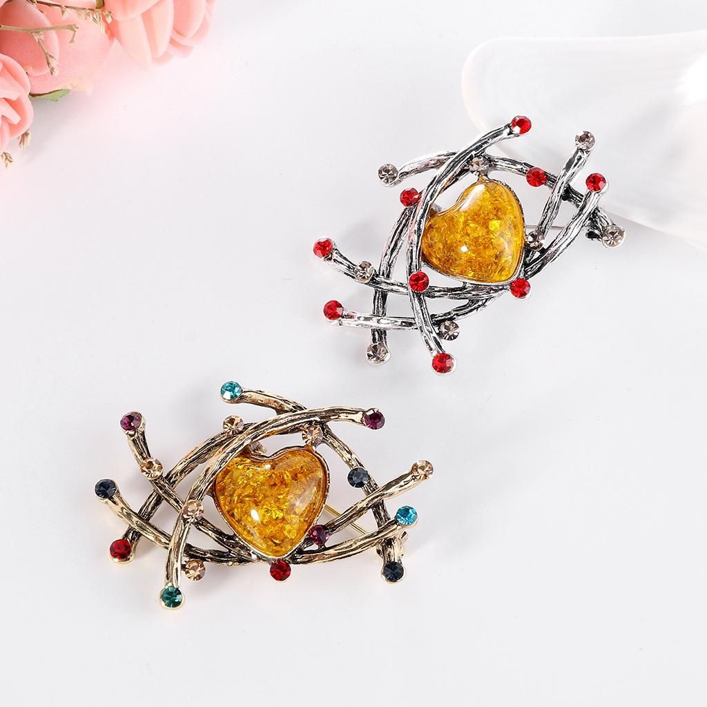 Brooch Retro Crystal Love Alloy Simple Sweater with