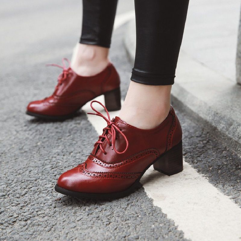 The Women Of The Low Brogue Pump Shoes