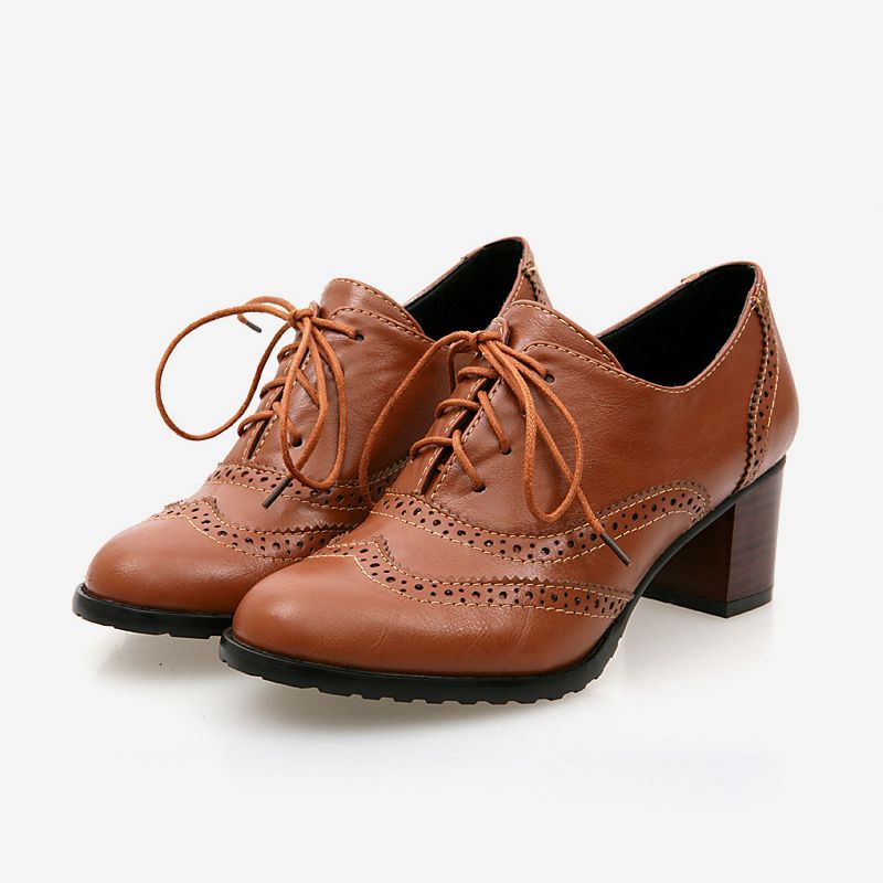 The Women Of The Low Brogue Pump Shoes