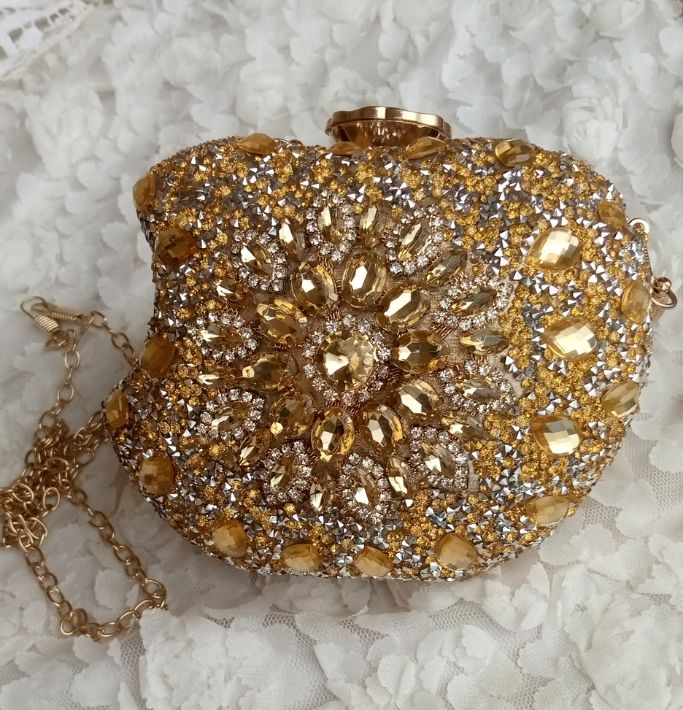 Apple Shaped Gold Embelished Crystal Purse