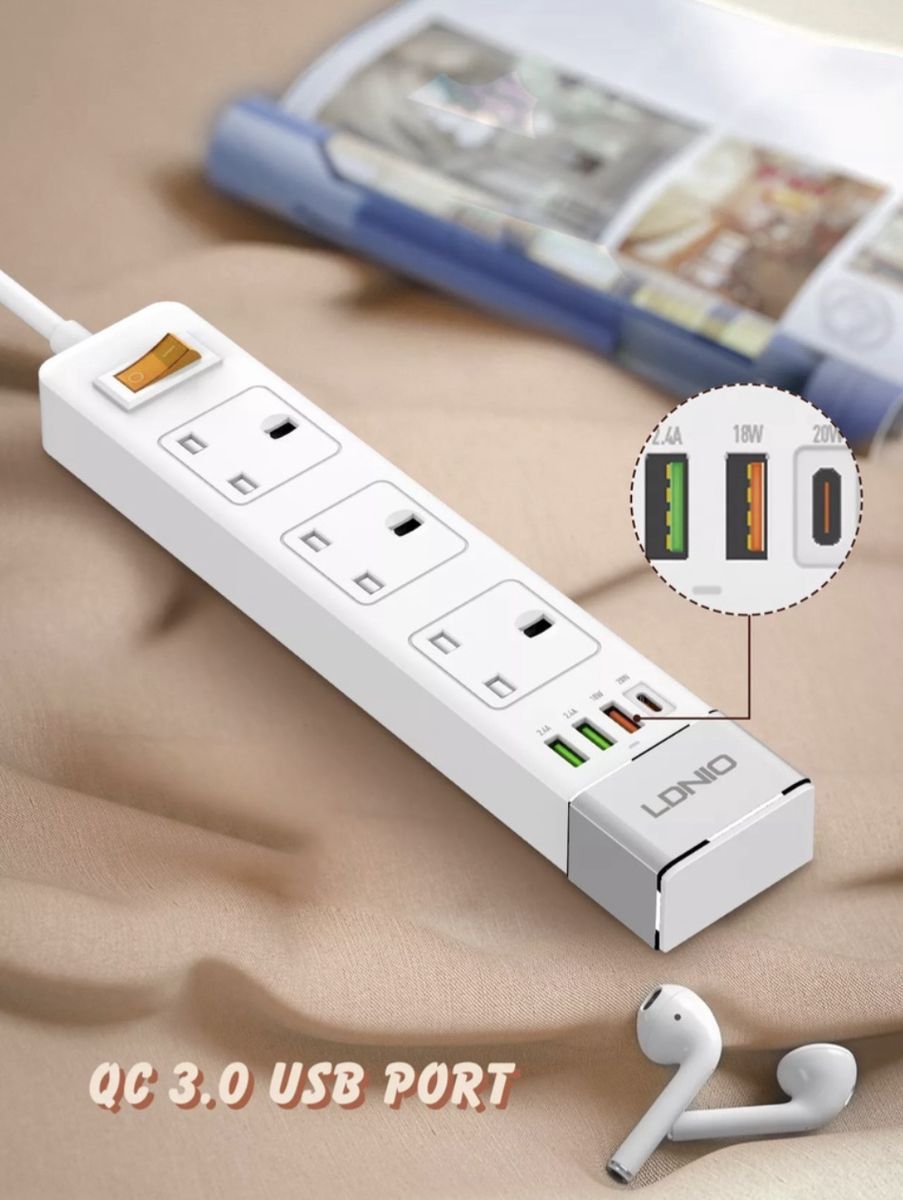 3 X USB Ports 1 X PD 20W USB-C 3 X UK Socket