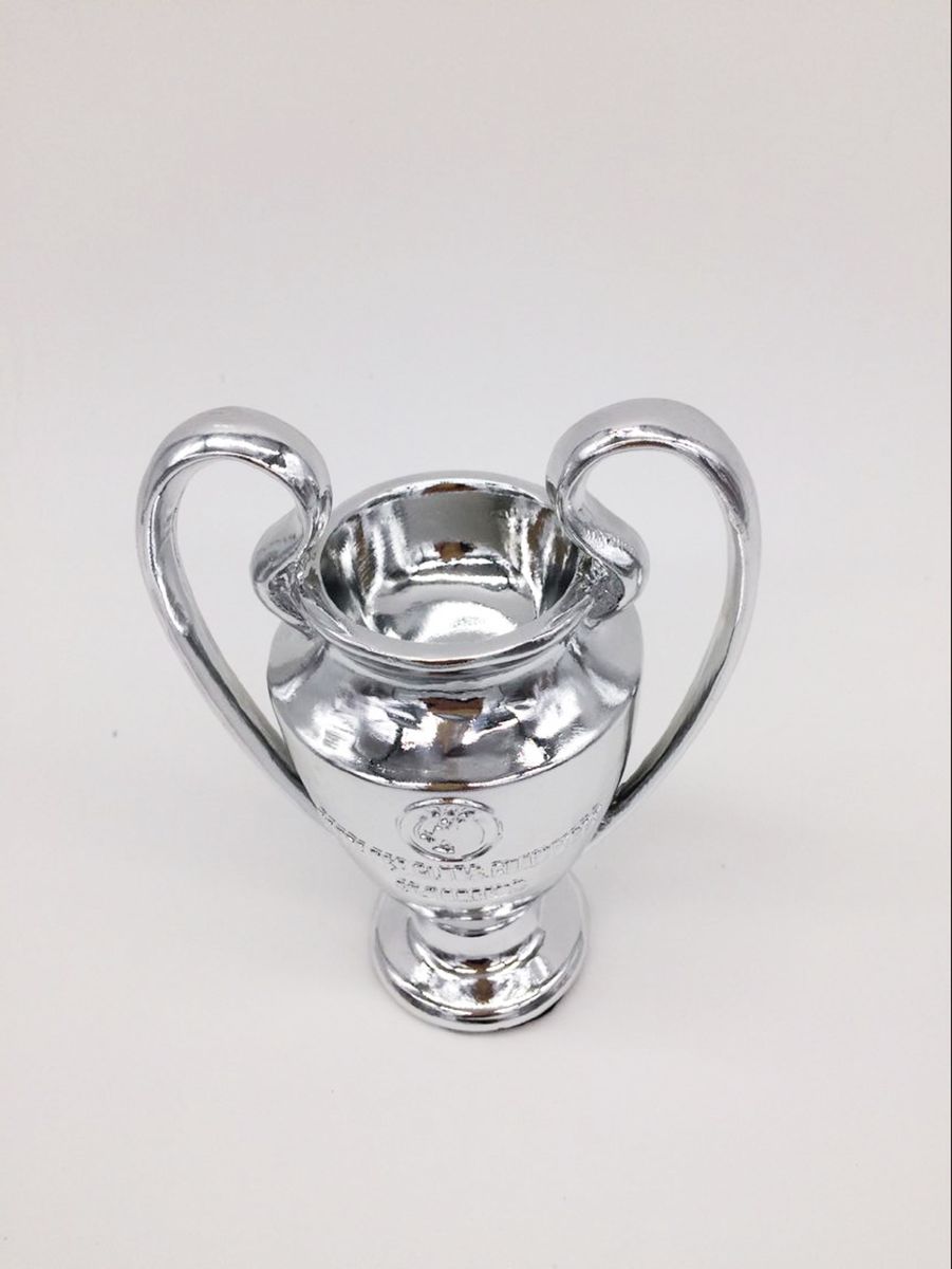 Small Size  15cm  European Resin Football Trophy Mascot Modern Fan Home Office Decoration Europe Champion Soccer Trophies