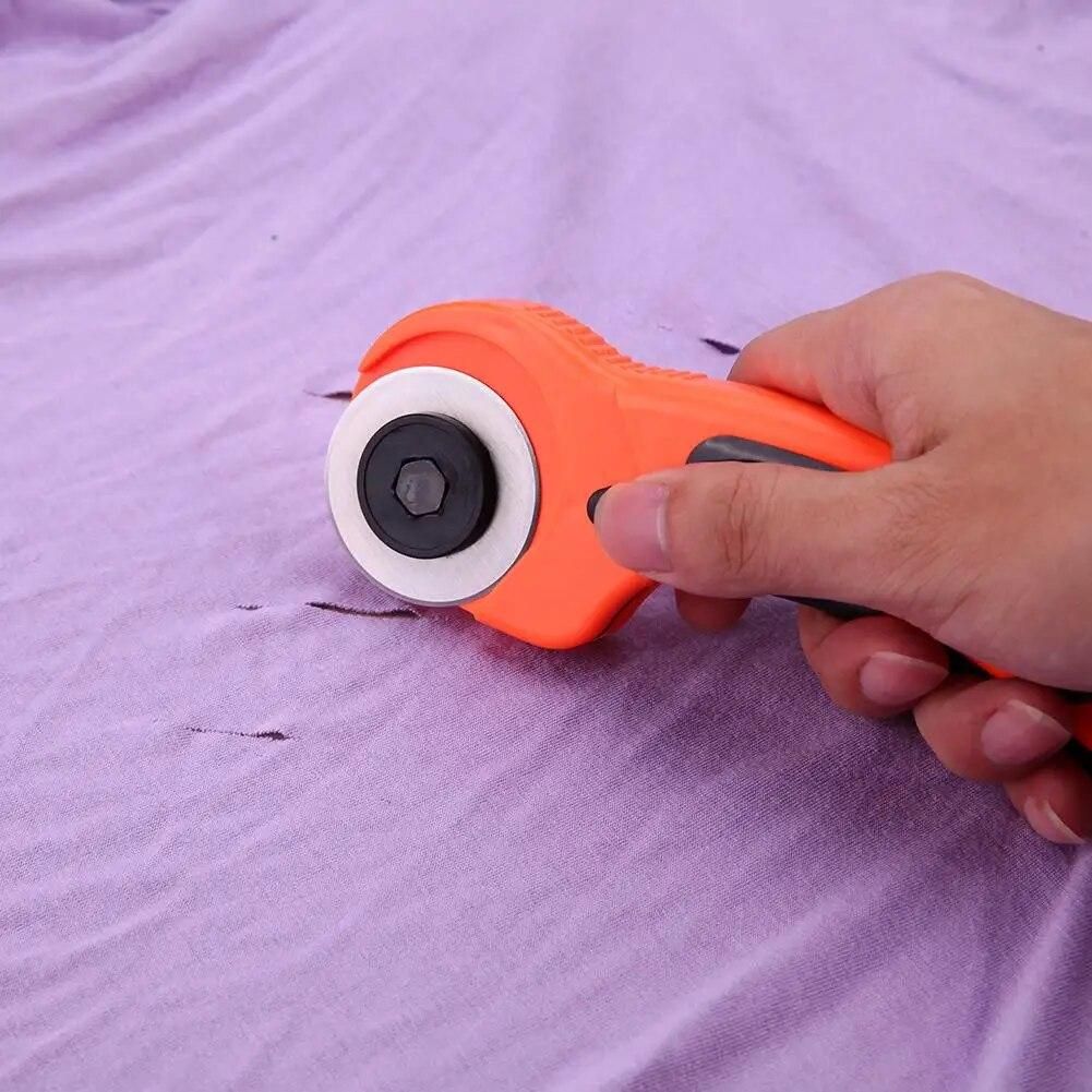 Manual Rotary Cutter Quilting Sewing Paper Cloth Fabric Cutting Craft Tool 45mm Rotary Cutter For Patchwork Sewing Accessories