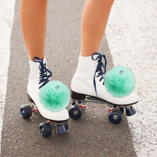 2 Pcs Roller Skate Pom Poms With Jingle Bells Gis Roller