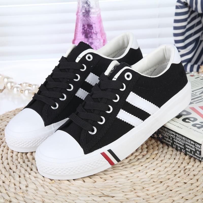 Korean version of fashionable low top couple canvas shoes, Korean version of trendy shallow cut flat