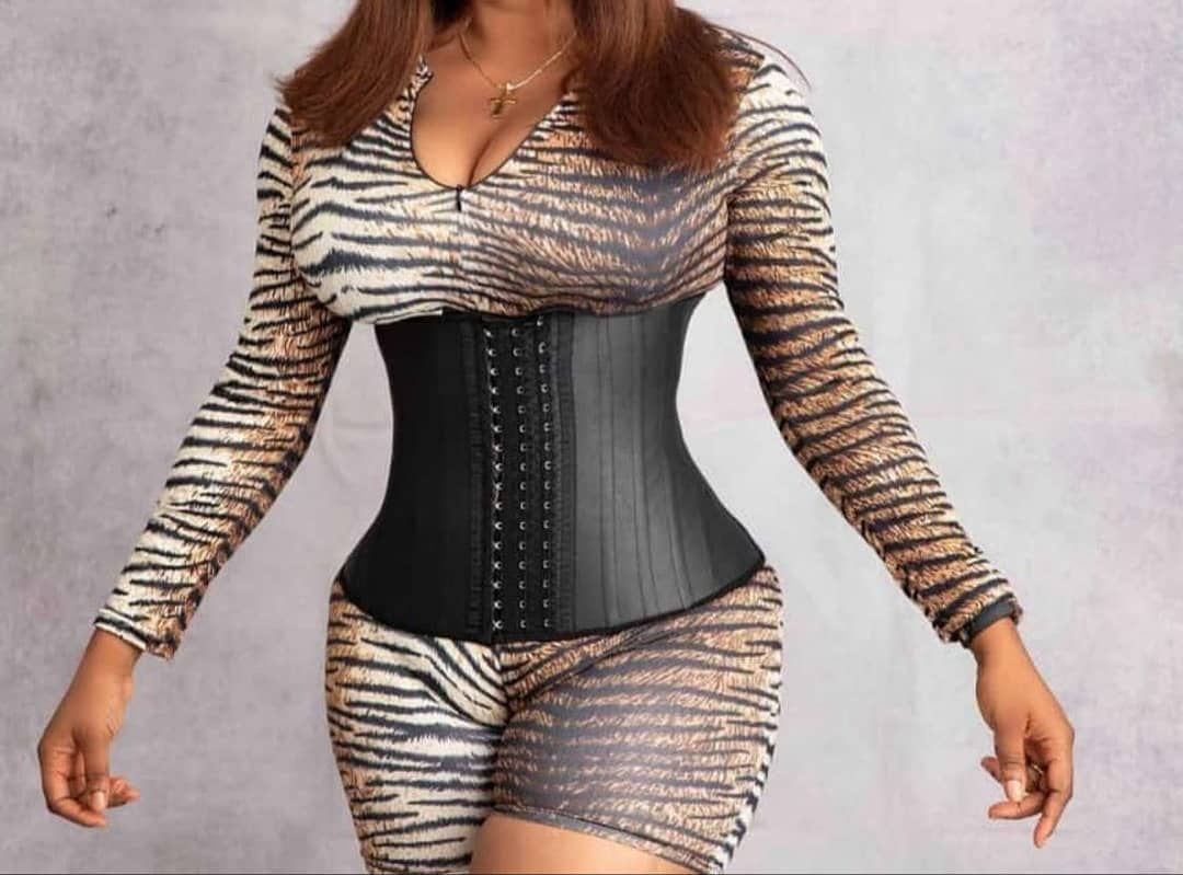 LATEX 25 STEEL BONES WAIST TRAINER ( BLACK)