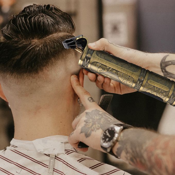 Men Hair Clippers With LCD Display Cordless Barber Clipper