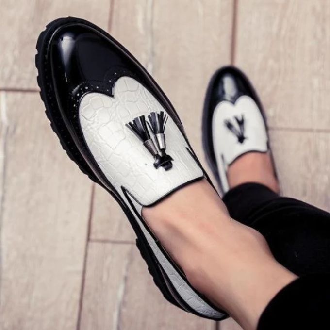 Male Formal Shoes Glossy Tassel Brogue Leather Shoes-White
