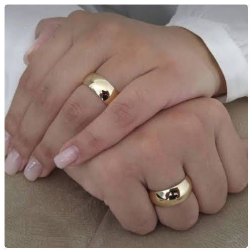 2pc. Couple's 8mm Width Stainless Steel Gold Tone Wedding Ring Band