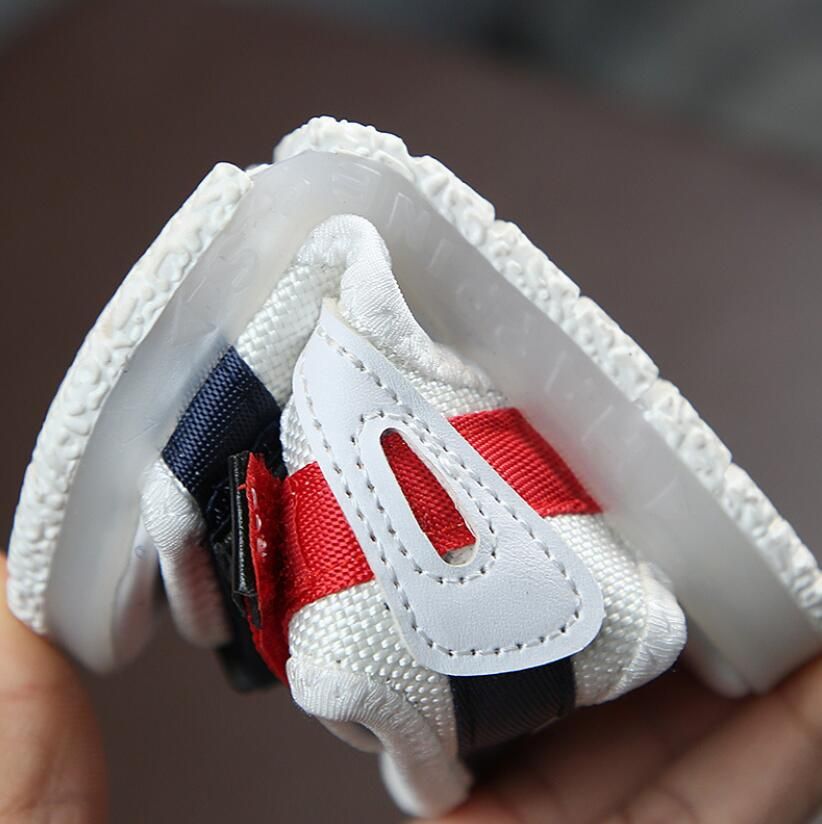 Kids Led Sandals Light Up Children Summer Shoes Glowing Sport Sandals For Boys And Girls Flashing Soft Beach Shoes For Toddler White