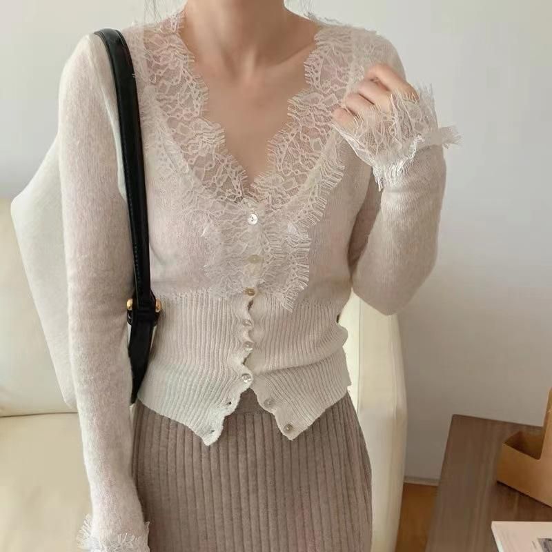 2022 Autumn New Women's Lace Panel Gentle V-neck Slim Fit Cashmere Blended Knitted Cardigan Long