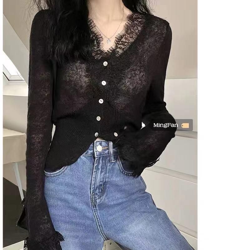 2022 Autumn New Women's Lace Panel Gentle V-neck Slim Fit Cashmere Blended Knitted Cardigan Long