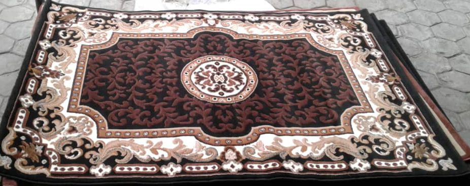 5*7 Ft Centre Rug -Black