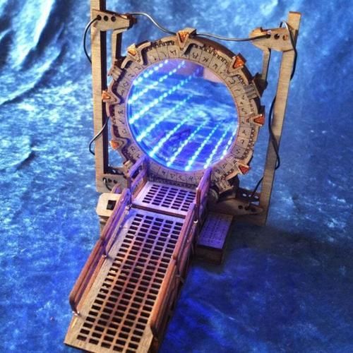 Decorative Wooden Bookends File Holder Novelty Time Machine Book Stand Magazines Book CDs Organizer Holder Ideal For Men