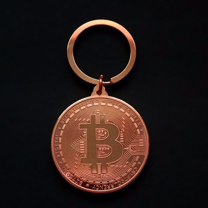 Key Holder Bitcoin Pattern Pendant Jewelry-Golden