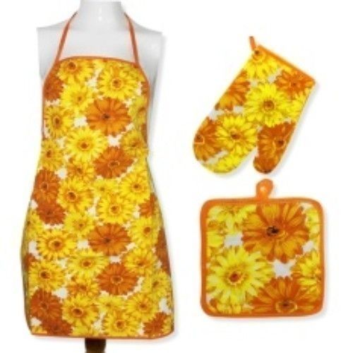 Kitchen Apron With Pot Holder And Mitten Quilted Set