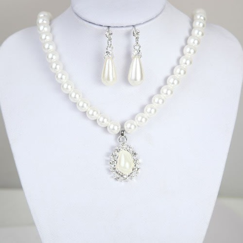 Jewelry Set With Pendant - White