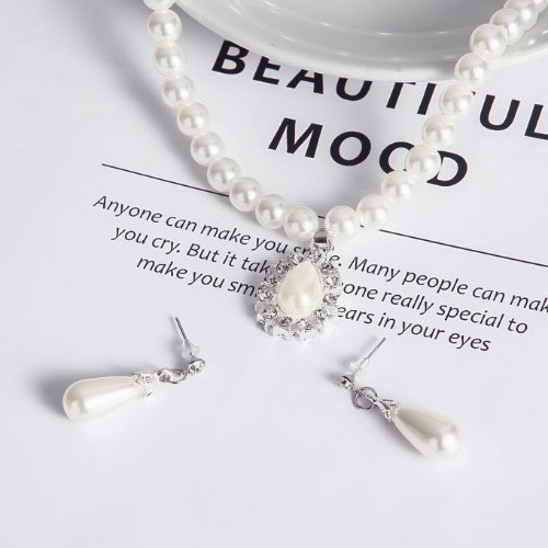 Jewelry Set With Pendant - White