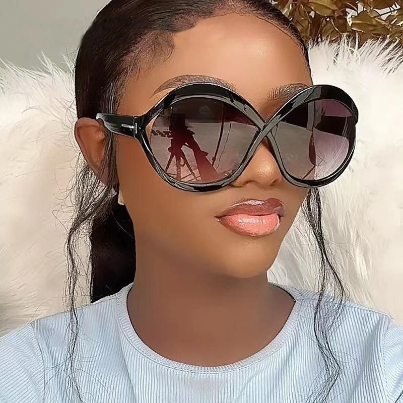 Women's Sunglasses Hollow Large Frame Sunglasses Black