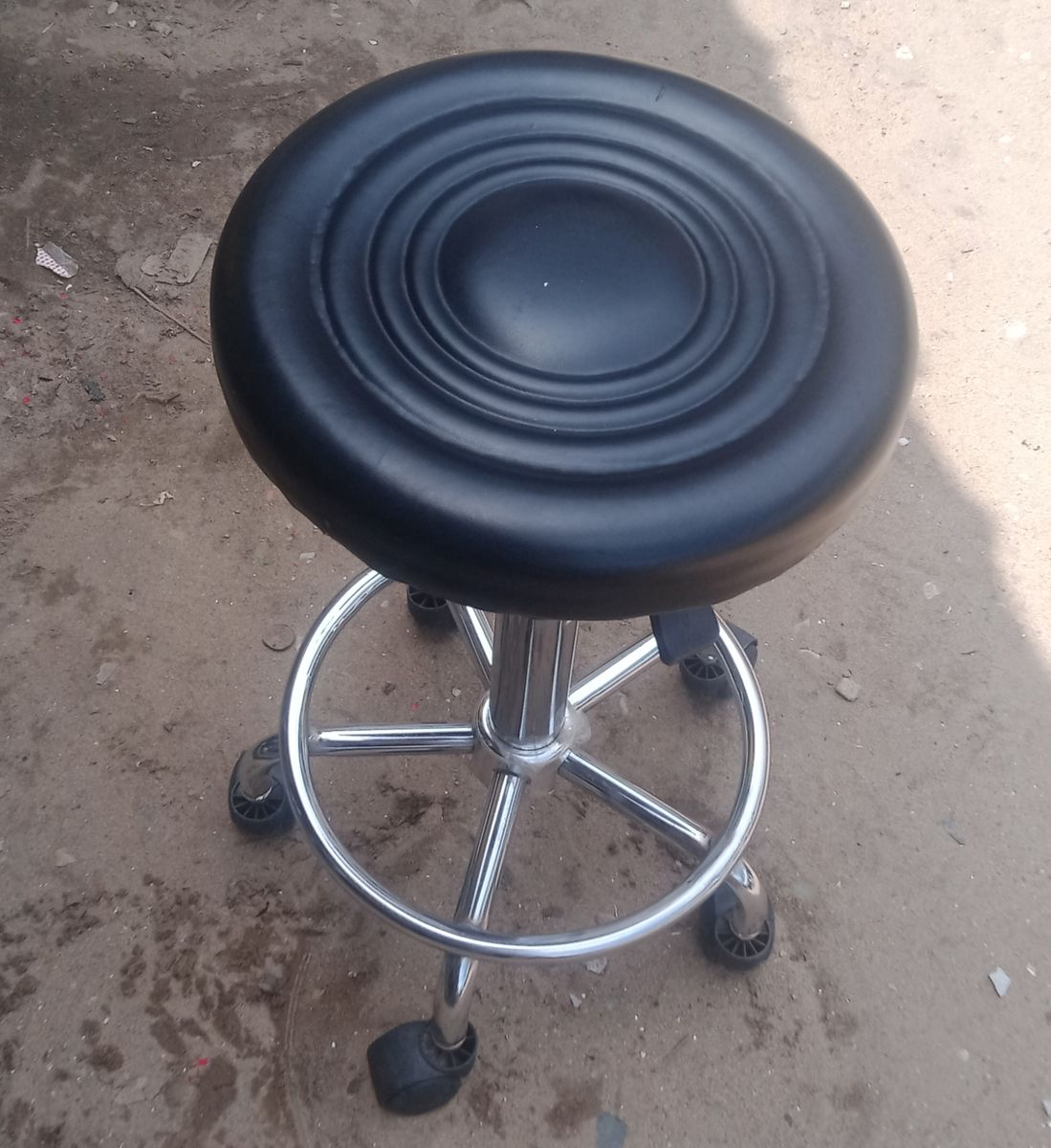 Swivel Simple Stool