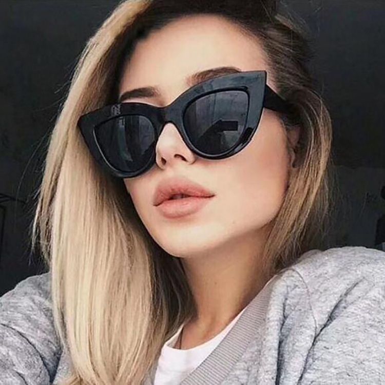 Glossy Cat Eye Sunglasses- Black