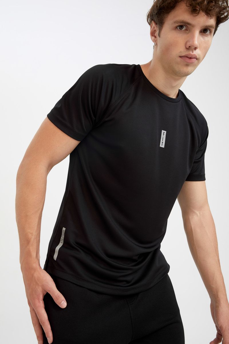 Man Slim Fit Crew Neck Knitted T-Shirt - Black