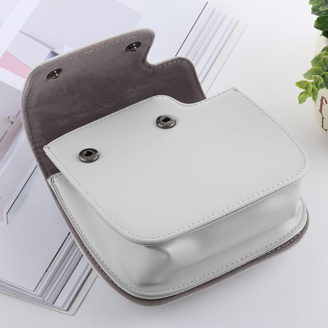Retro Style Full Body Camera PU Leather Case Bag With Strap For FUJIFILM Instax Mini 9 / Mini 8+ / Mini 8(White)