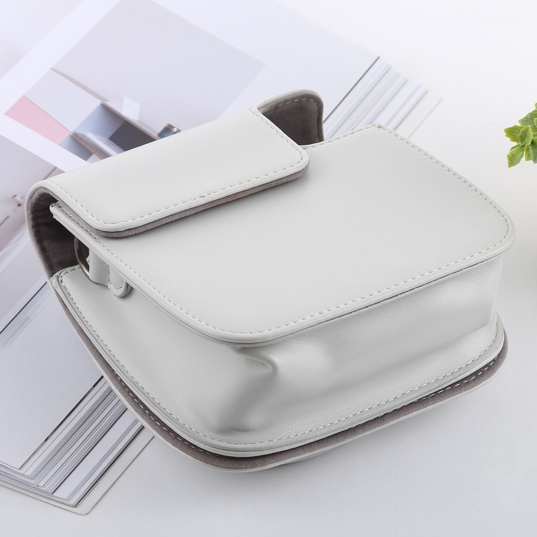 Retro Style Full Body Camera PU Leather Case Bag With Strap For FUJIFILM Instax Mini 9 / Mini 8+ / Mini 8(White)