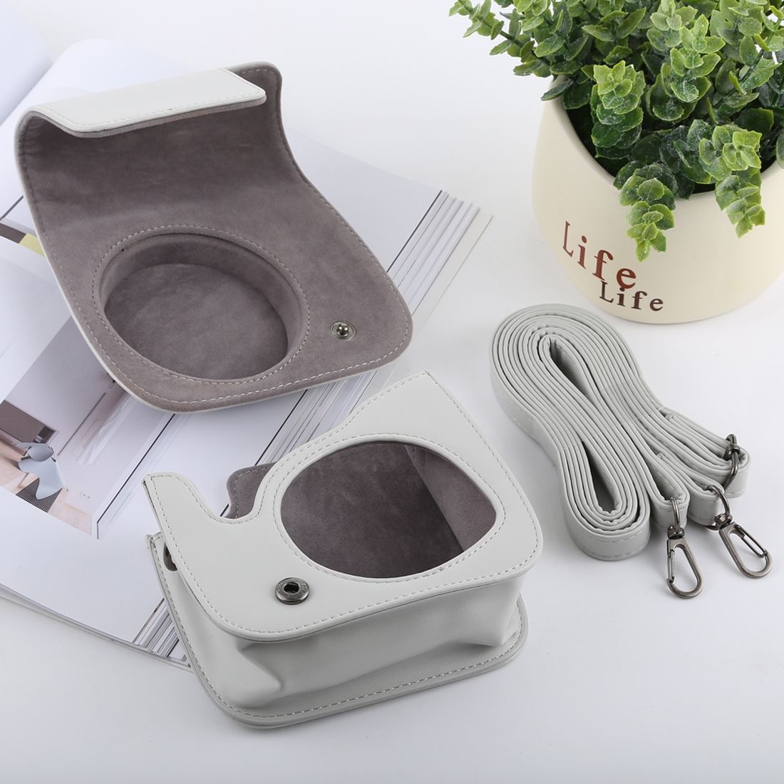 Retro Style Full Body Camera PU Leather Case Bag With Strap For FUJIFILM Instax Mini 9 / Mini 8+ / Mini 8(White)