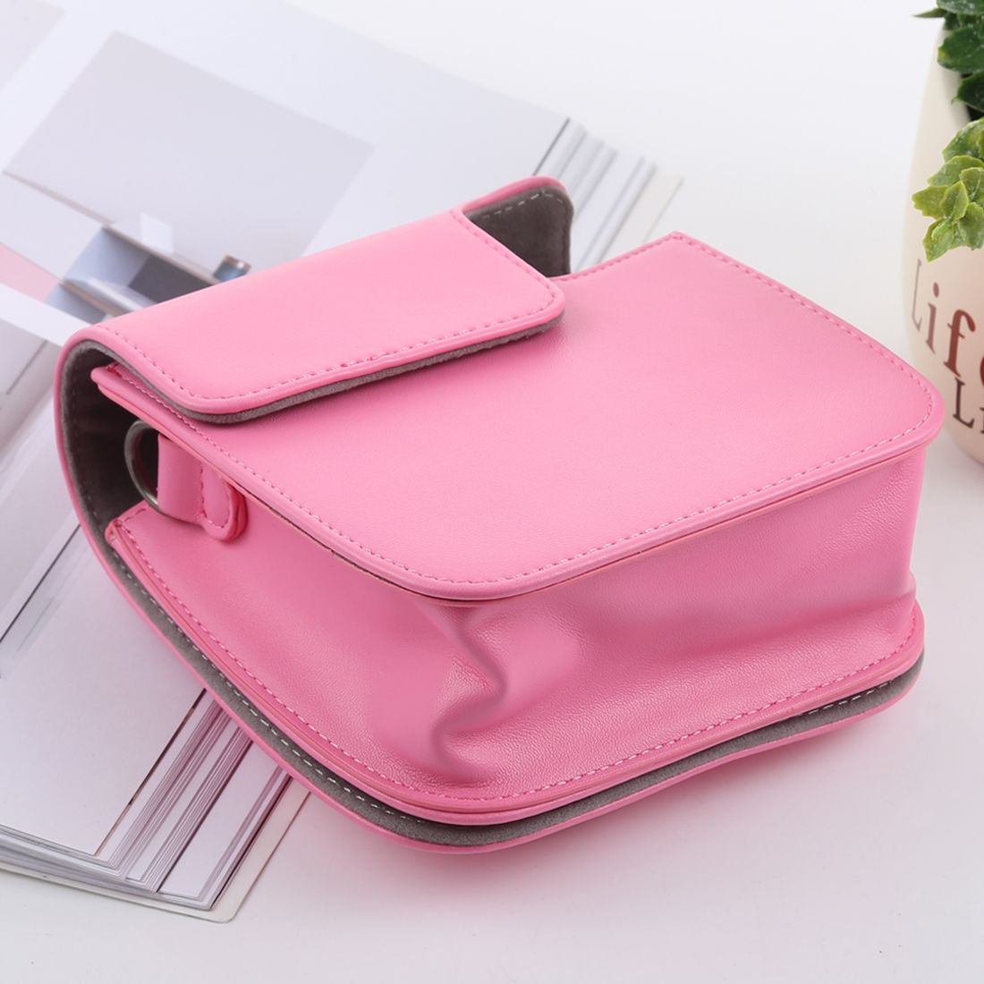 Retro Style Full Body Camera PU Leather Case Bag With Strap For FUJIFILM Instax Mini 9 / Mini 8+ / Mini 8(Pink)