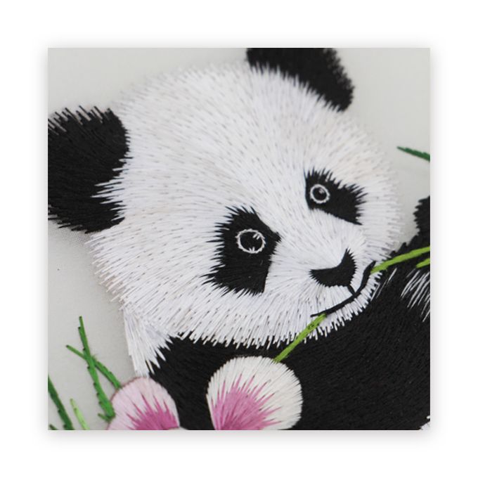Double-sided Embroidery Fan-Giant Panda Pattern Chinese Classical Art Style, Exquisite Embroidery Craftsmanship, Meticulous Embroidery, Lively Stitches, Beautiful Patterns, And Ingenious Ideas, Good Gift