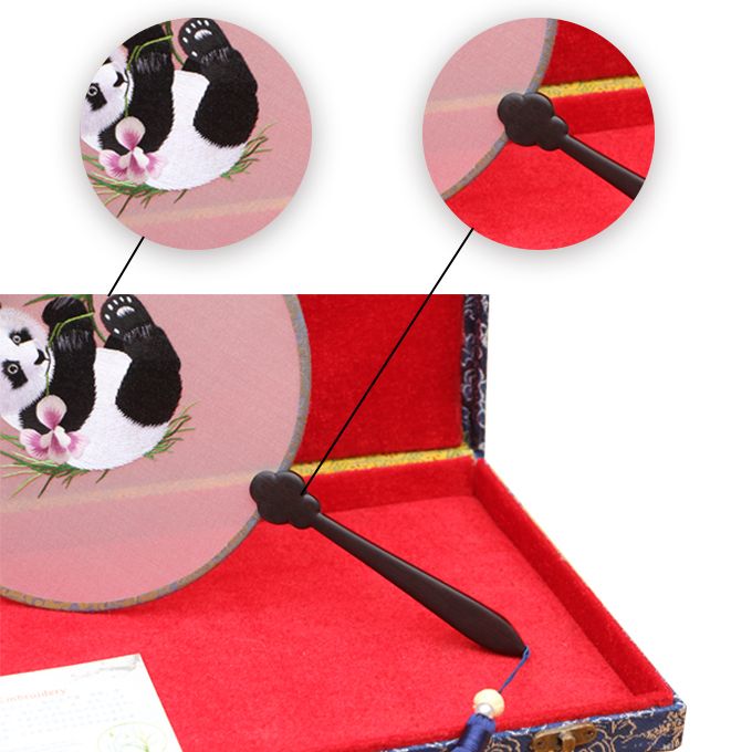 Double-sided Embroidery Fan-Giant Panda Pattern Chinese Classical Art Style, Exquisite Embroidery Craftsmanship, Meticulous Embroidery, Lively Stitches, Beautiful Patterns, And Ingenious Ideas, Good Gift