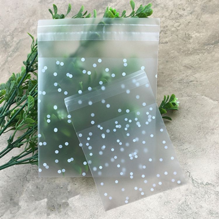 100 PCS Plastic Transparent Cellophane Bags Polka Dot Candy Cookie Gift Bag With DIY Self Adhesive Pouch Celofan Bags For Party 7x7cm