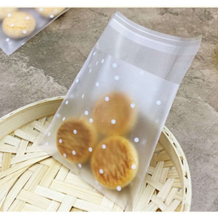 100 PCS Plastic Transparent Cellophane Bags Polka Dot Candy Cookie Gift Bag With DIY Self Adhesive Pouch Celofan Bags For Party 7x7cm