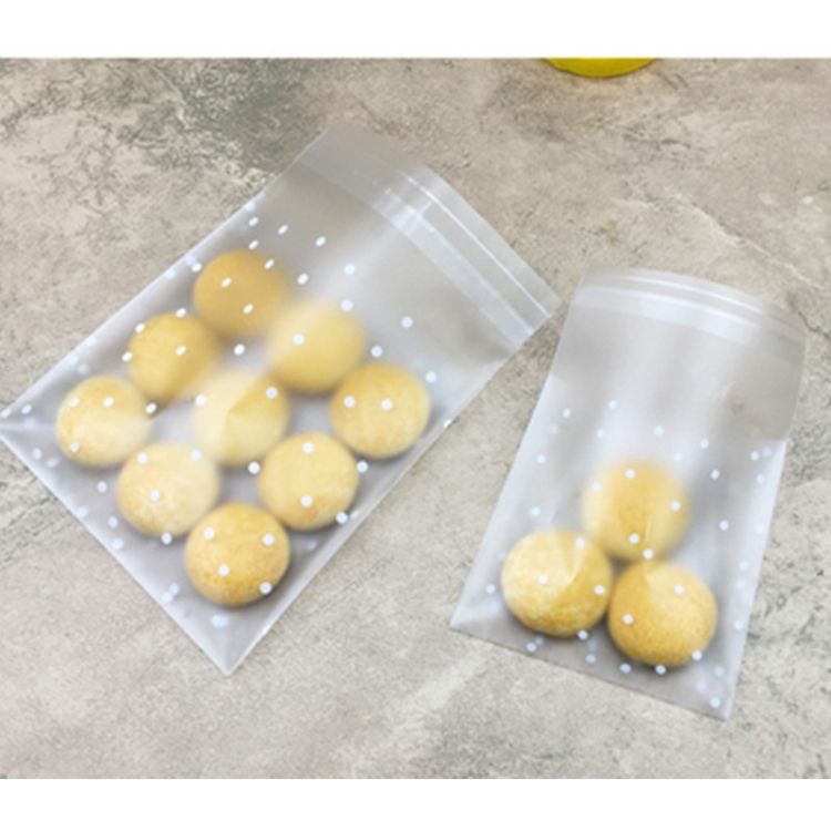 100 PCS Plastic Transparent Cellophane Bags Polka Dot Candy Cookie Gift Bag With DIY Self Adhesive Pouch Celofan Bags For Party 7x7cm