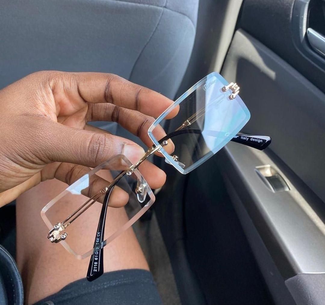 Two Finger Unisex Eye Glass