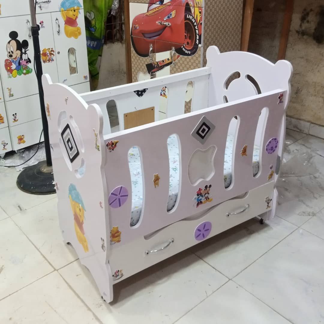 Unisex Luxury Baby Wooden Crib With Foam