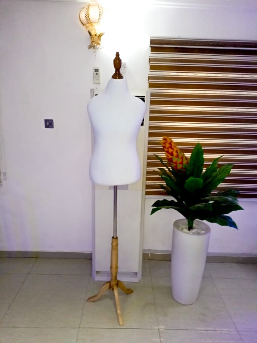 White Pinnable Mannequin With Tripod Stand