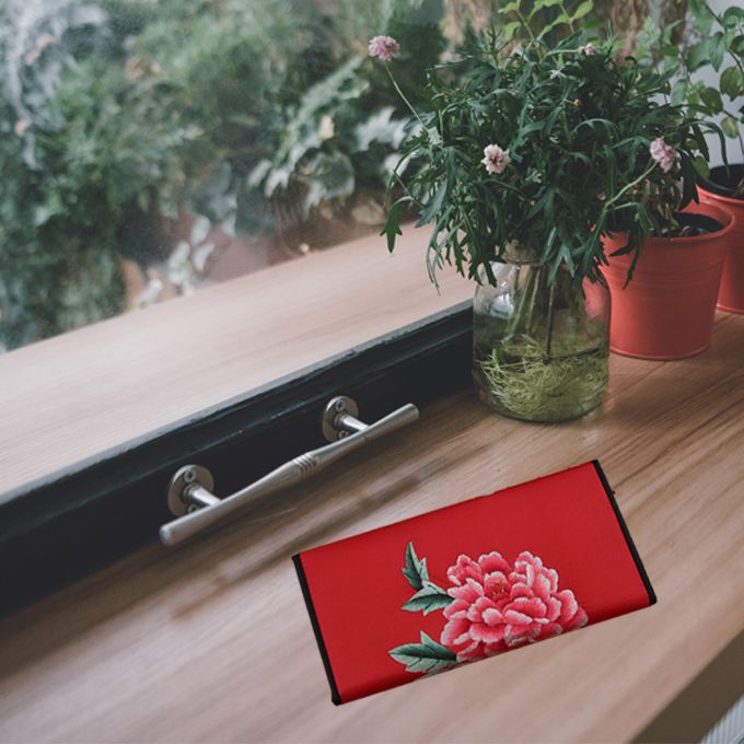 Shu Embroidery Production Red Wallet Embroidered By Hand Intangible Cultural Heritage, Chinese Traditional Folk Handicrafts