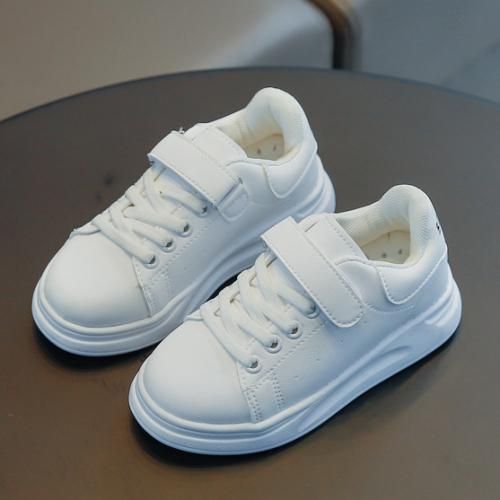 Fashionable Boys And Girls Sports Shoes