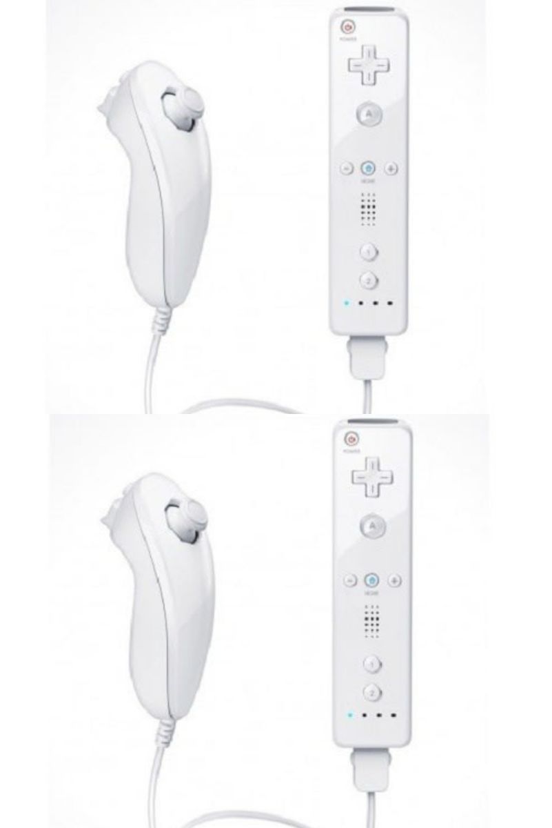 A Pair Of Wii Remote+Nunchuk-White