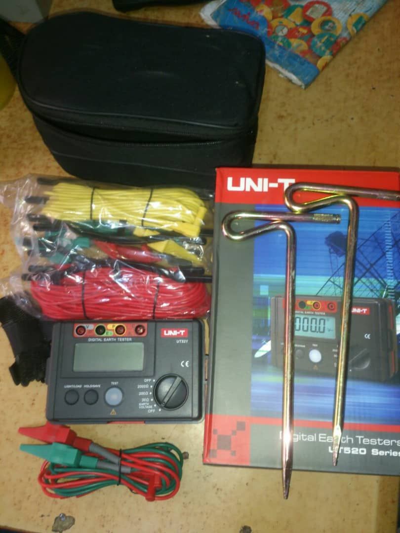 Digital Earth Tester UT-521